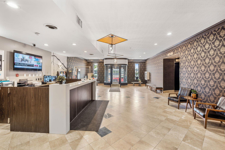 Others 5, Royal Inn and Suites at Guelph, Wellington