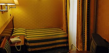 Others 5, Hotel Coppede, Rome