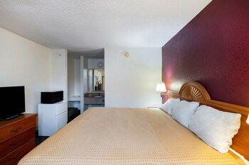 Others 2, Starlight Stays, Clarendon