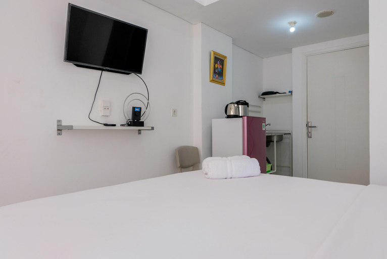 Bedroom 3, 컴포터블 풀리 퍼니시드 스튜디오 앳 포리스 88 아파트먼트, Tangerang