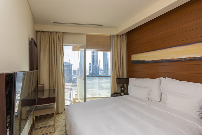 Bedroom 2, Spacious Apartment With Panoramic Skyline Views, Dubai