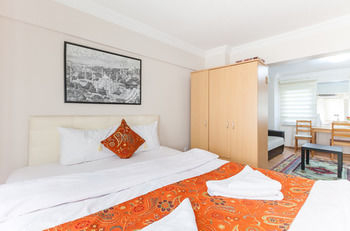 Others 2, Sultan Apartments, Fatih