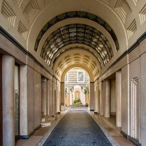 Others 5, YouRelais Pergolesi, Napoli