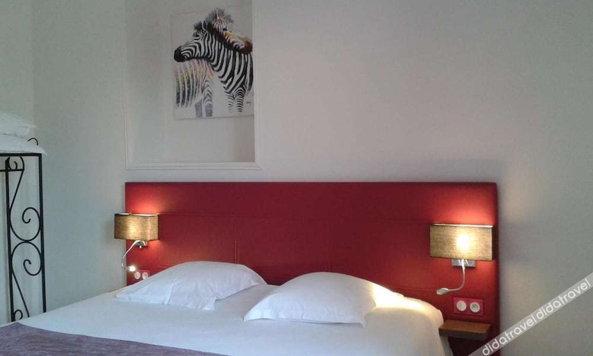 Bedroom 2, Logis Hotel Restaurant Le Domaine de la Regaliere, Gard