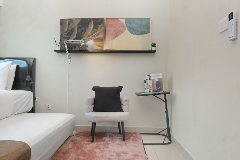 Room 5, Chic And Cozy Studio Space At Apartment Springlake Summarecon Bekasi, Bekasi