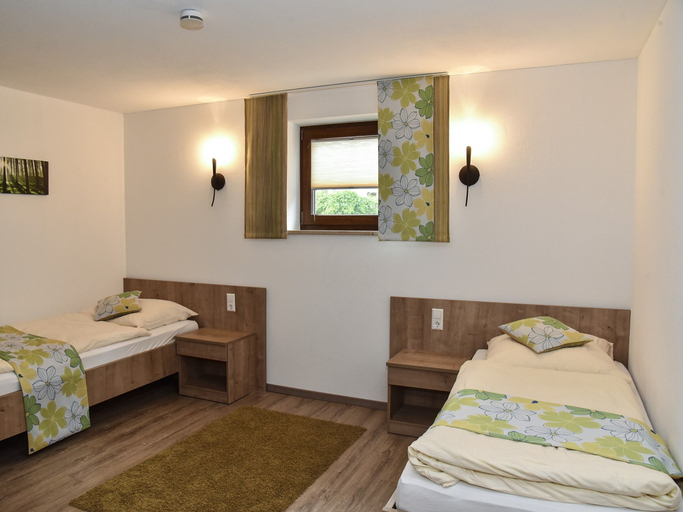 Bedroom 3, Landhotel Zum Adler, Dillingen an der Donau