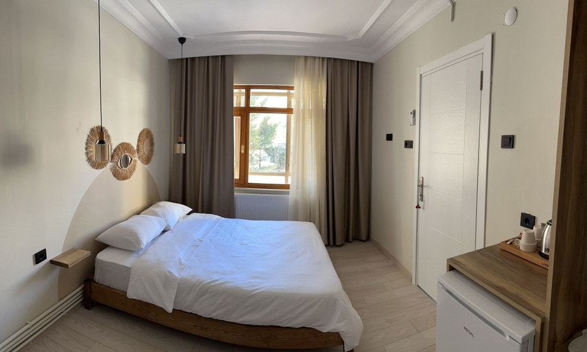 Others 4, Kingway Suite, Merkez
