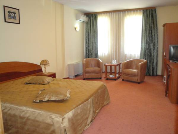 Others 5, Amphitryon Hotel, Municipiul Bucuresti