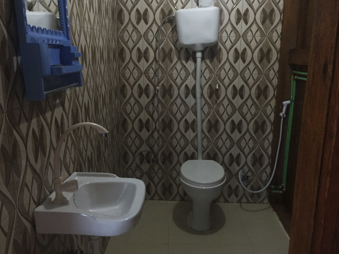 Bathroom 3, Mount Zion Lodge, Kati
