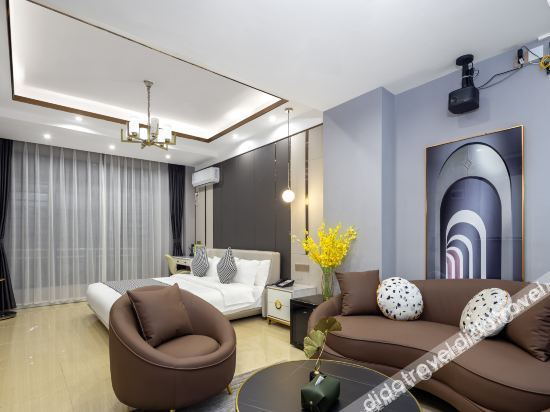 Logo, Here It Is. A Couple's Theme Hotel, Sanya
