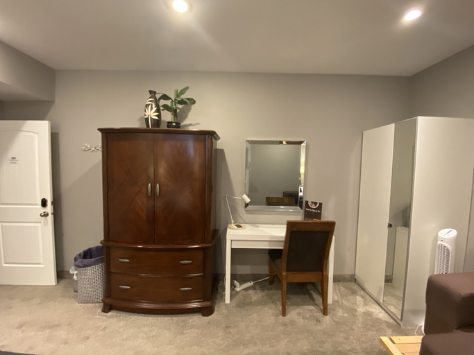 Room 2, Stay549, Division No. 11