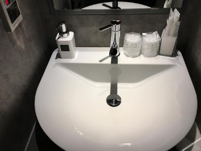 Bathroom 2, Hotel Sousekian, Osaka