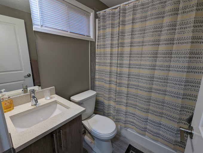 Bathroom 4, Riverside Motel & Suites, Division No. 1
