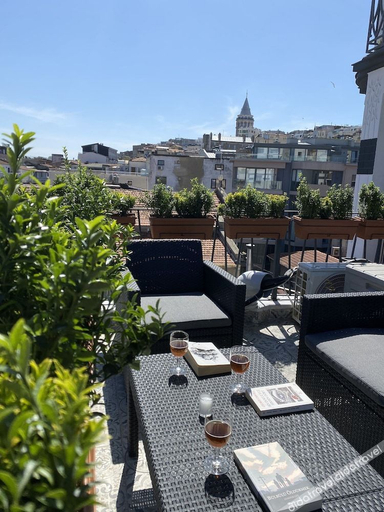 Others 3, Galata VAV Suites, Beyoğlu