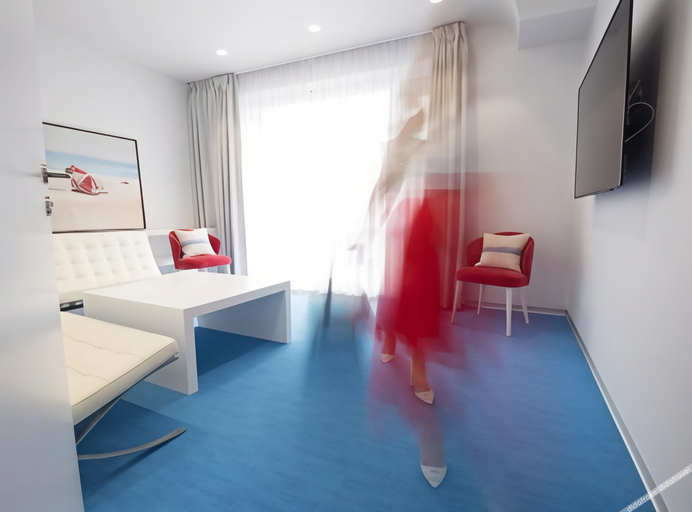 Bedroom 2, Starboard Side Hotel, Central