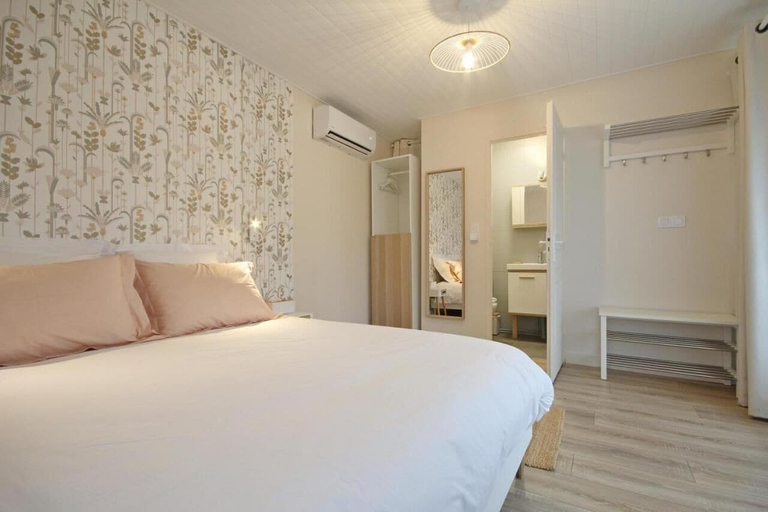 Bedroom 2, Le Bois aux Cerfs, Eure