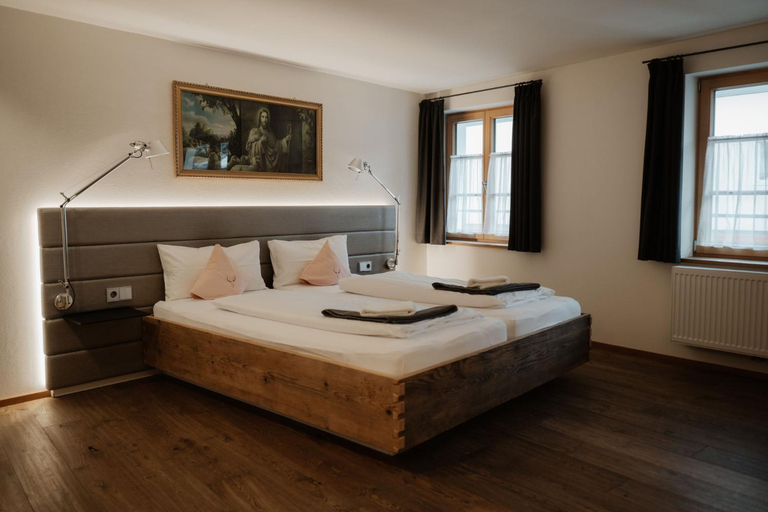 Bedroom 4, Zum Hirschen - hotel & gasthaus beim stockeler, Lindau (Bodensee)