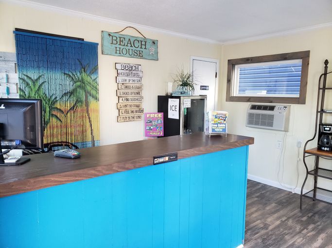 Public Area, Beach Bum Inn, Worcester