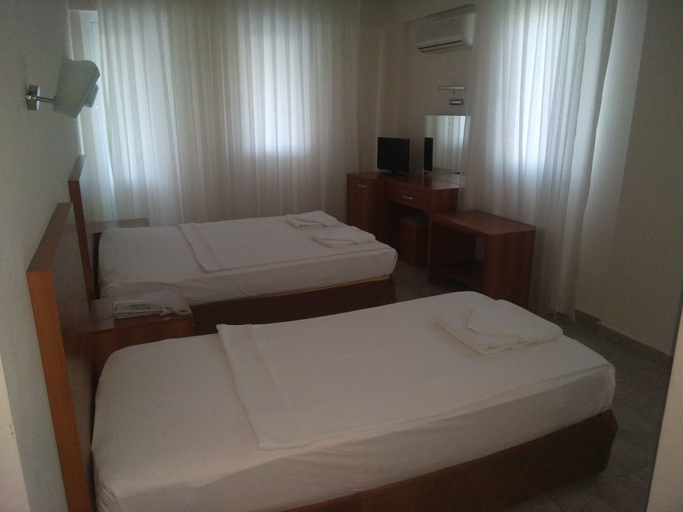 Bedroom 2, Solis Beach Otel - All Inclusive, Alanya
