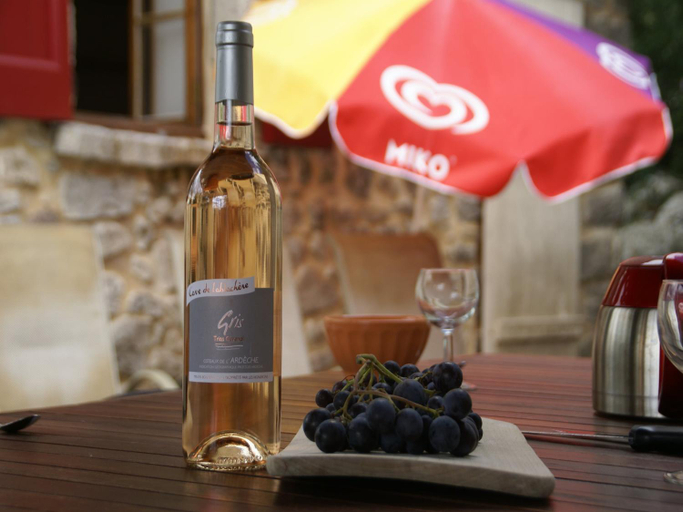 Food & Drinks 4, Hilltop Stay near Beaulieu, Ardèche