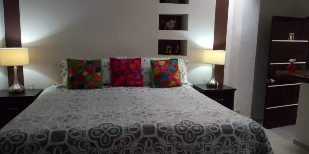 Others 2, Hotel casa Victoria Bernal, Ezequiel Montes