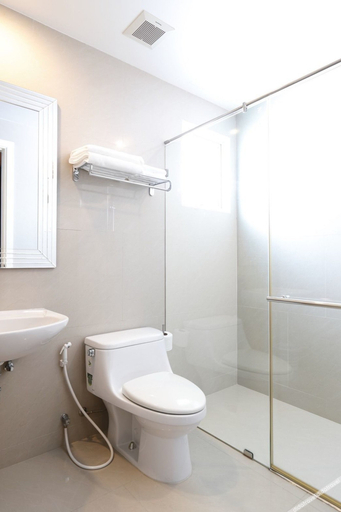Bathroom 3, PerFect Home, Khlong Toey