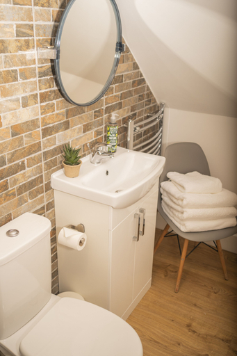Room 4, Bellavista, West Dunbartonshire