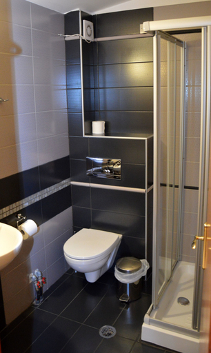 Bathroom 5, Hotel Adonis, Epirus