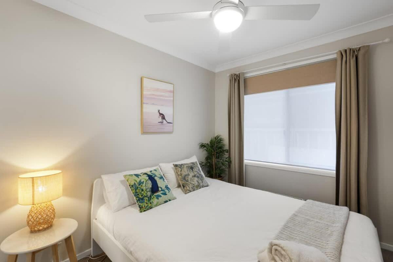Bedroom 2, White Sandy Cottage, Port Stephens