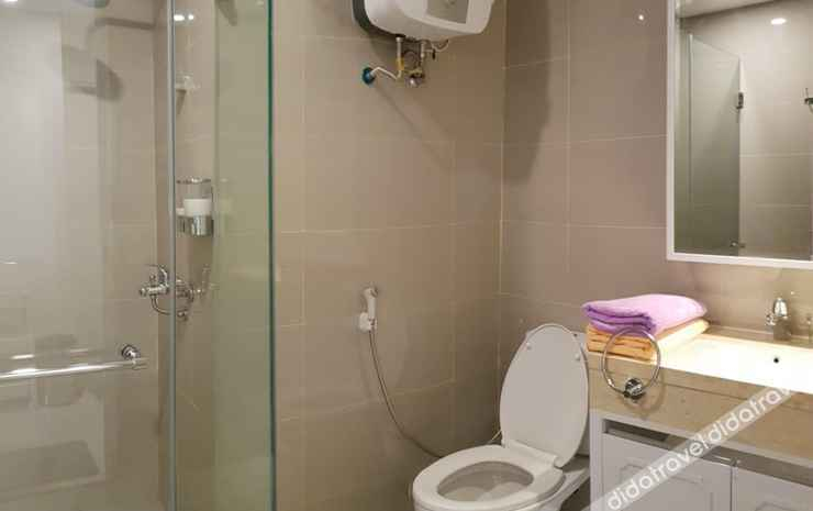 Bathroom 4, Studio Room at Sentraland Apartment, Semarang