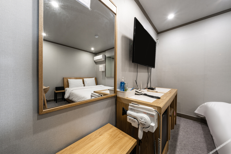 Bathroom 5, Hwagok Union, Gangseo