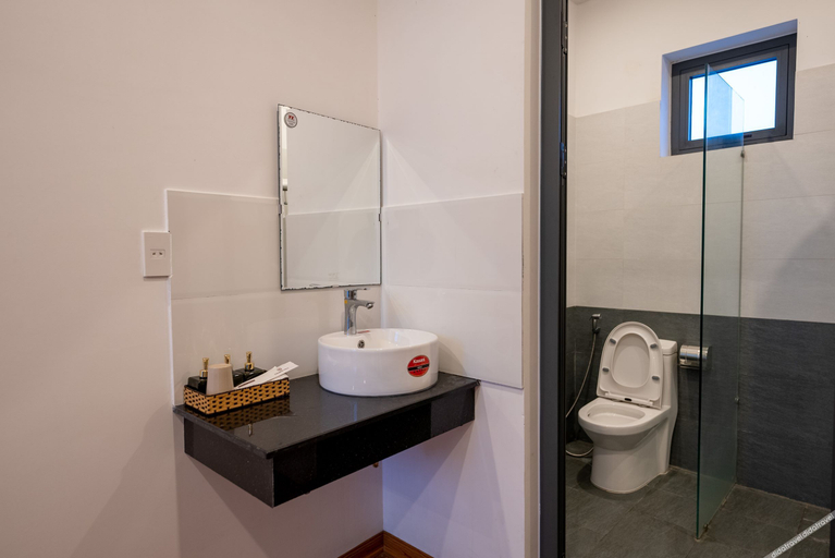 Bathroom 5, Hoi An Paradise Villa, Da Nang
