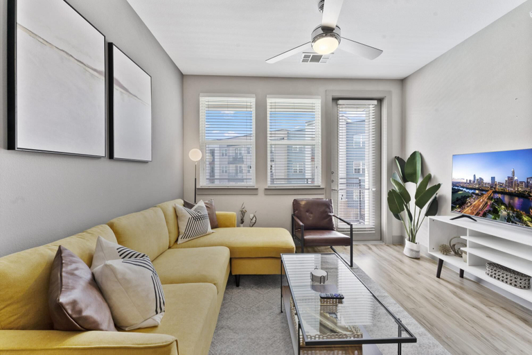 Others 4, Elegant 1BR King Suite Close to DT w Fast Wifi, Travis