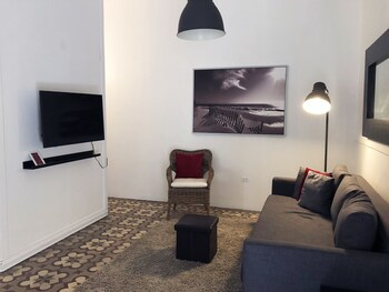 Living Room 2, Gladiolas 1104