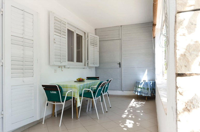 Others 5, Apartment Niko, Vodice
