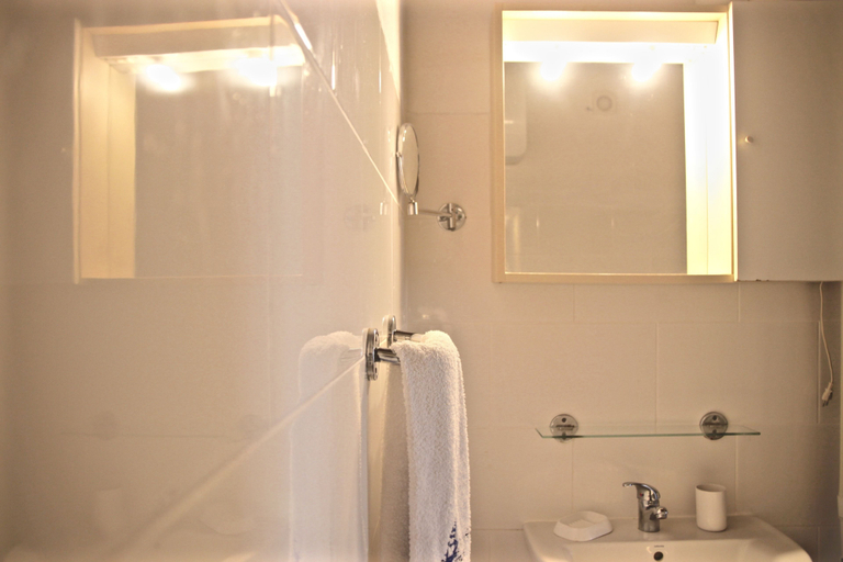 Bathroom 3, Nautilus Aparthotel