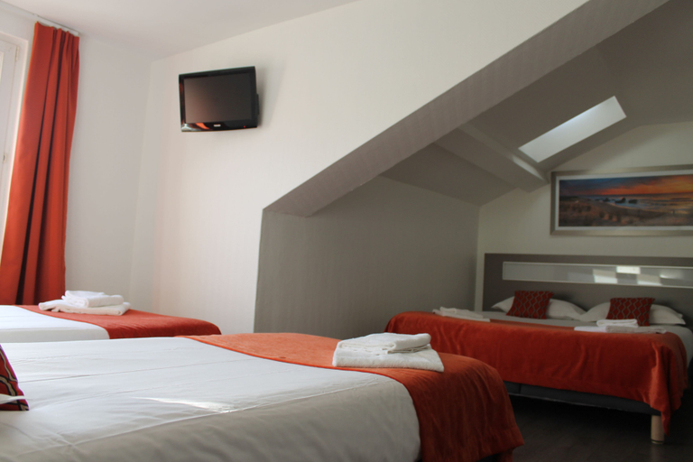 Bedroom 2, Hotel Bar du Centre, Landes