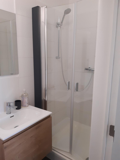 Bathroom 3, B&B Casa Mama in Brugge, West-Vlaanderen