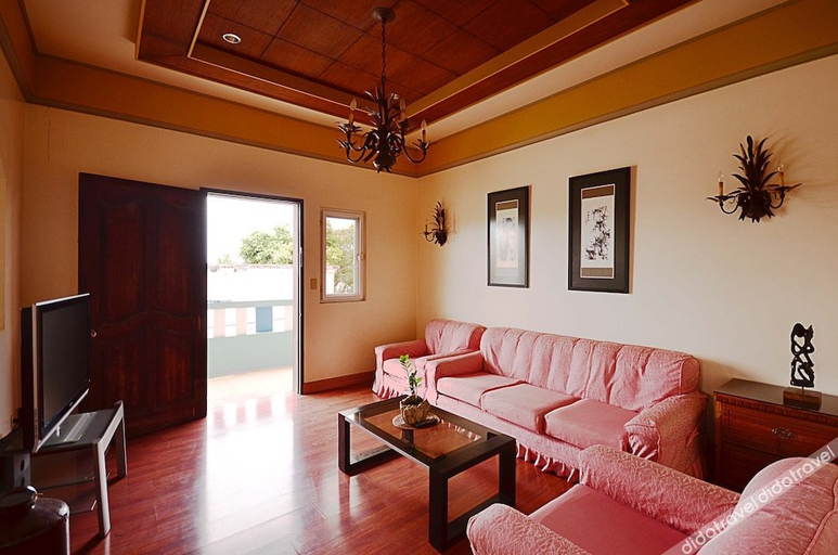 Others 5, Den Den Guesthouse, Basco