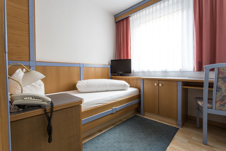 Others 4, Hotel Das Zentrum, Imst