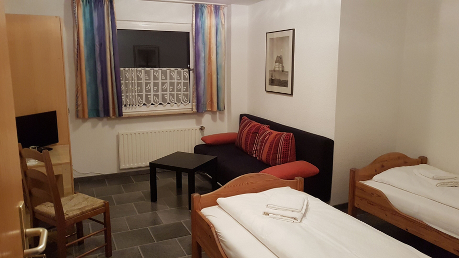 Others 5, Hotel zum Deich, Wesel