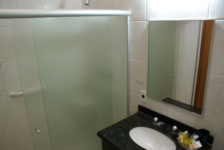 Bathroom 4, Hotel San Paolo, Pederneiras