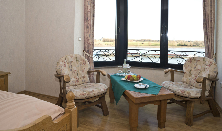 Others 4, Hotel-Restaurant Wacht am Rhein, Wesel