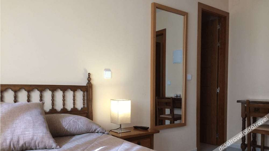 Others 3, Hostal Aeropuerto, Madrid