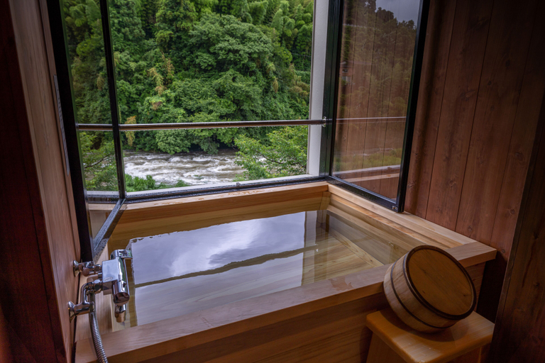Bathroom, Kakureisen, Saga