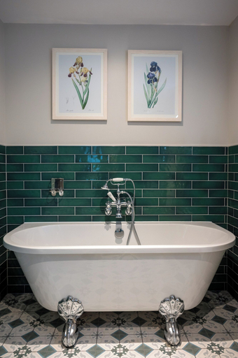 Deep soaking bathtub, The Ethorpe Hotel by Chef and Brewer Collection, Buckinghamshire