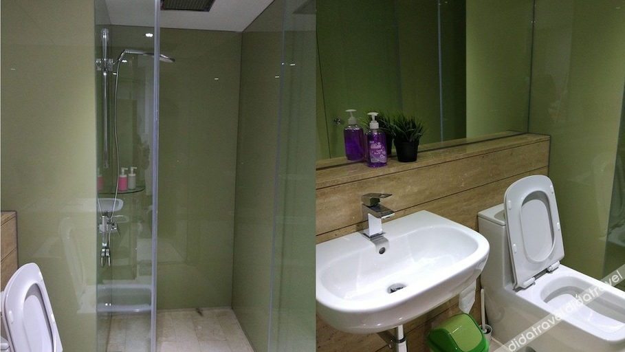 Bathroom, 5 STAR & LUXURY Apartment near KLCC/ KL City Centre, Kuala Lumpur