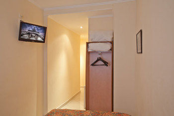 Others 4, Hotel Marciano Gare du Nord, Paris