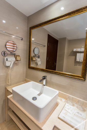 Bathroom 3, Bailiwan Hotel, Shanwei