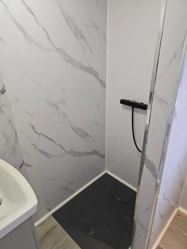 Bathroom 3, ArklesFCLiverpool, Sefton